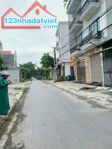 Lô đất 2 mặt đường tuyến đẹp nhất bãi huyện Vân Tra, An Đồng  - DT: 100m2. Ngang: 5m - Hướ - 2