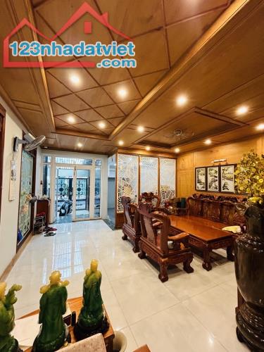 Siêu phẩm đẹp lung linh, mặt tiền Đường Số, xe hơi ngủ nhà, 120m2, ngang 6m, SHR