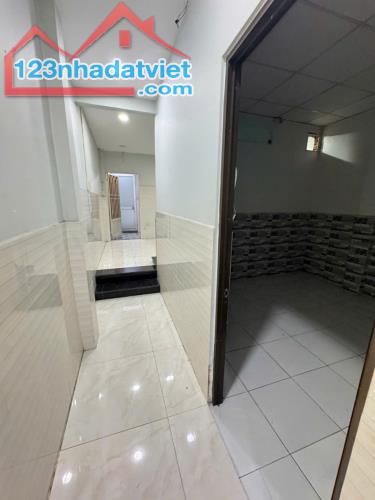 Nhà hẻm Liên Khu 5-6,Bình Hưng Hòa B dt 72m2 1 lầu 4pn 3wc giá 3,45 tỷ - 3