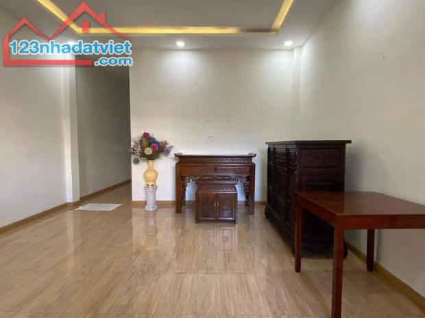 Nhà 2 tầng hẻm ô tô Dã Tượng Vĩnh Nguyên Nha Trang dt 95m2 giá 7 tỷ 500 - 1