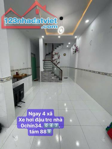 NHÀ 42M2 - 3 TẦNG - NGAY 4 XÃ - NHỈNH 3 TỶ - XE HƠI ĐẬU TRC CỬA - KHU AN NINH