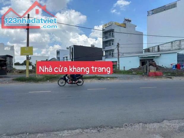 CÒN 3 LÔ ĐẤT MẶT TIỀN VỊ TRÍ CỰC ĐẸP NGAY CHỢ BÌNH CHÁNH GIÁ 700TR , NHANH MỚI KỊP KHÁCH Ơ - 2