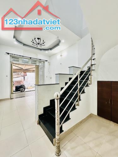 SÁT VÁCH KHU LANDMARK 81- NHÀ DIỆN TÍCH KHỦNG 42M²- HẺM VÕ DUY NINH- BÌNH THẠNH - 3