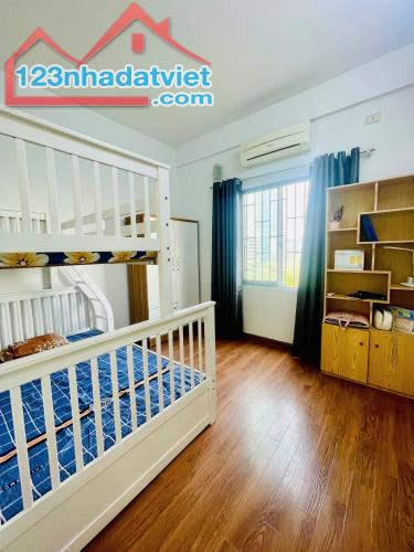 BÁN CHCC A6A NAM TRUNG YÊN 60M, 2PN, 1PK, Ở NGAY, VIEW VƯỜN HOA, NỘI THẤT VIP 4 TỶ - 2