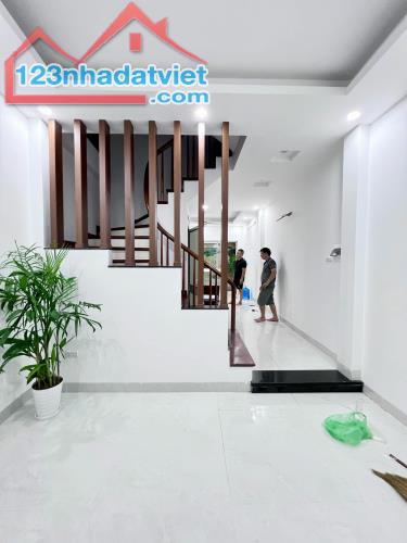 Bán nhà Lê Trọng Tấn-DT 39 m2 x 5 tầng.MT 3,6m.PHÂN LÔ QUÂN ĐỘI-Ô TÔ NHỎ VÀO NHÀ.