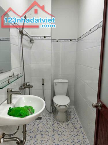 MẶT TIỀN KD NGUYỄN VĂN QUÁ, Q12 - 4 TẦNG, 7PN, 6WC GIÁ NHĨNH 12 TỶ - 4