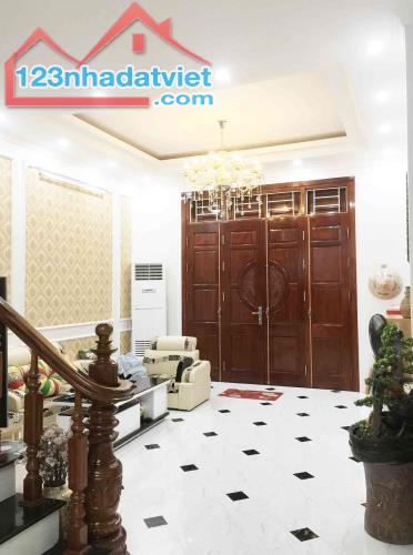 Bán nhà đẹp Lương Đình Của, Đống Đa, ôtô, 60mx4t, 16.8 tỷ, 0985696268