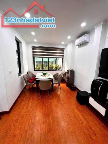 Phân lô VIP Trần Quang Diệu, Ôto tránh, kinh doanh, thuê vp 60m 6 tầng 5.9mt, giá 24.3tỷ - 2