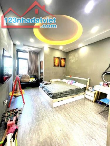 Phố Hoàng Văn Thái, Chủ tự xây chắc chắn, Nội thất gỗ Lim, Ở sướng 83m 5 tầng 4mt giá 17tỷ - 4