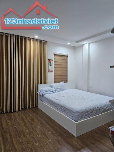 Cần bán gấp nhà phố Trần Thái Tông 50m2, 6T,nhà đẹp, nội thất xịn, giá tốt - 5