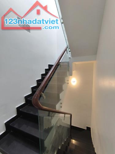 Bán nhà 2 mặt hẻm 3 tầng btct ngang 4,2m 4pn 50m2 hoàng hoa thám bình thạnh nhỉnh 7 tỷ - 2