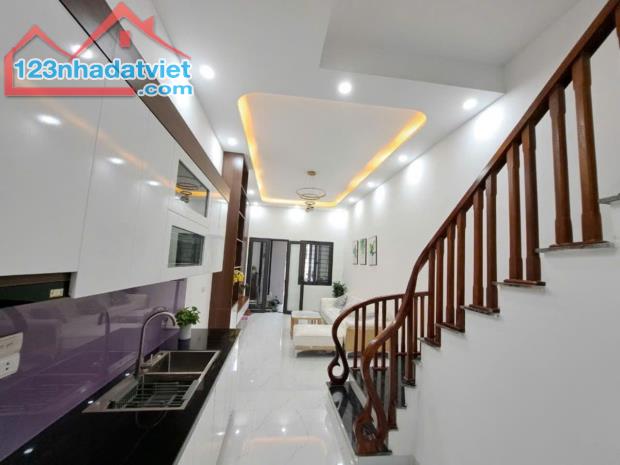 Bán nhà Lê Trọng Tấn - Thanh xuân, DT 40m2, Giá hơn 5 tỷ , oto 30 ,Lô góc. - 1