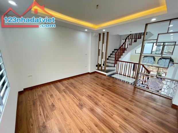 SIÊU PHẨM DUY NHẤT TẠI ĐƯỜNG CỔ ĐIỂN A, 6,85 TỶ, 60M2, 6PN, Ở SƯỚNG. CHỢ, TRƯỜNG, CHU VĂN - 1