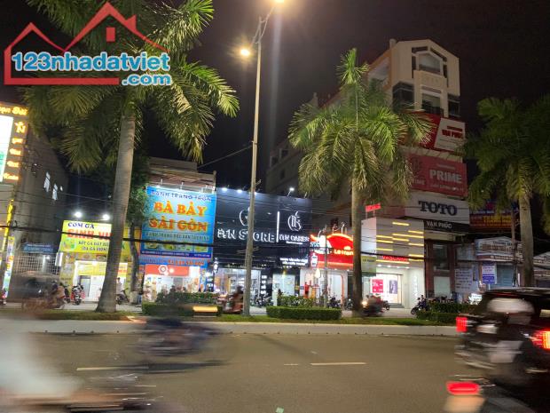 Bán 2 căn nhà rộng rãi mặt tiền 3 tháng 2 gần hẻm 51, Ninh Kiều, Cần Thơ - 35 tỷ - 1