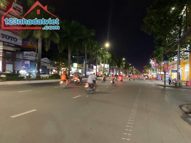 Bán 2 căn nhà rộng rãi mặt tiền 3 tháng 2 gần hẻm 51, Ninh Kiều, Cần Thơ - 35 tỷ - 2