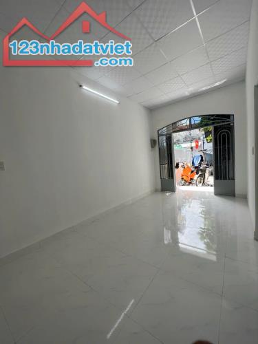 Bán nhà cấp 4 hẻm đường 2/4 gần chợ Đầm Nha Trang giá 2.7 tỷ