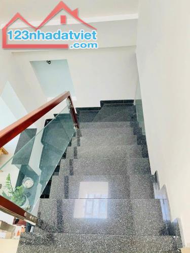 Giúp Thím Út bán gấp nhà 60M2 Mỹ Hòa Trung Chánh Hóc Môn 1TỶ100TRIỆU - 3