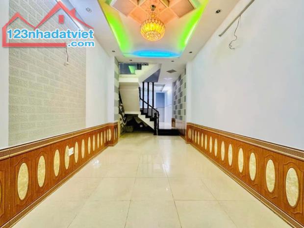 Định cư bán gấp nhà đường Ngô Gia Tự, Quận 5. Giá chỉ 2tỷ790. Hẻm ô tô. - 1