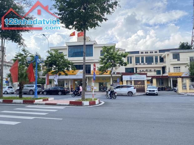 BÁN NHÀ 4T* 83M*MT 7.2M NGUYỄN BẶC Đ.NHỰA 5M VIEW HỒ TT HUYÊN THANH TRÌ CHỈ 15.9 TỶ