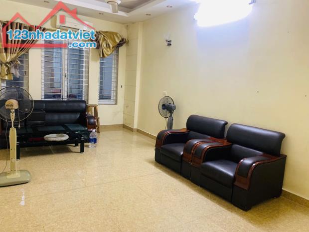 Nguyên Căn 5 Tầng Phố Nguyễn Đình Thi – 45m² – Giá Chỉ 17 Triệu!  Hồ Tây 10m - 1