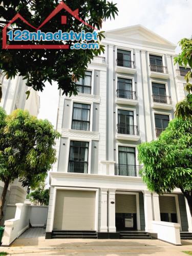 Nhà phố vinhomes grand park hoàn thiện cho thuê nhiều vị trí