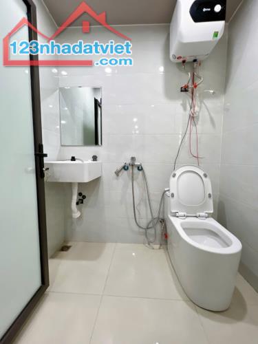 tập thể tầng 2 ngõ VĂN CHƯƠNG - 2 ngủ 1 khách - ban công - căn góc - 0859990768 - 4