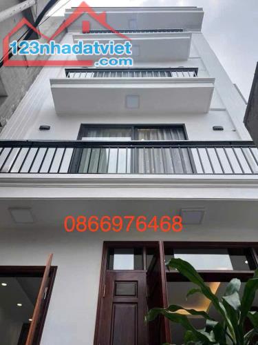 SIÊU HIẾM NHÀ ĐẸP Ở TÂY MỖ, NAM TỪ LIÊM, Ô TÔ ĐỖ CỬA DT 45M2, MT 5M, GIÁ 6,5 TỶ