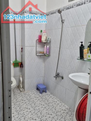 Bán nhà  ở gia đình Huỳnh Văn Nghệ 40m2 - 2 phòng ngủ - 2 WC - 4