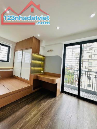 Bán chung cư Đền Lừ 80m2, 3ngủ, 2wc full nội thất về ở luôn. Sổ đỏ riêng giá 3.83 tỷ - 2