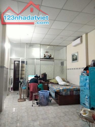 NHÀ 2 TẦNG 46M2 HẺM XE HƠI TÂN SƠN NHÌ, 2 PN VÀ 2 WC, NỞ HẬU NHẸ - 2