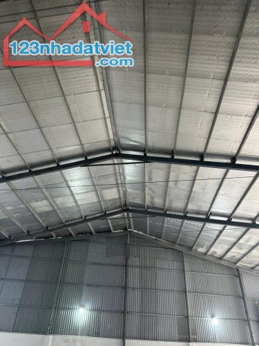 CHO THUÊ MẶT BẰNG NHÀ XƯỞNG 400M2 TẠI ĐAN PHƯỢNG giá 20 triệu