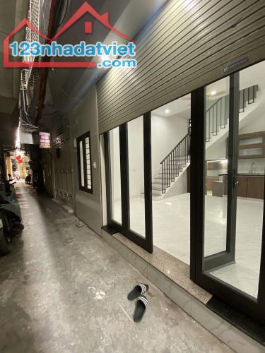 NHÀ ĐẸP TRUNG TÂM ĐỐNG ĐA- FULL TIỆN ÍCH - 30M2 GIÁ 5.2 TỶ