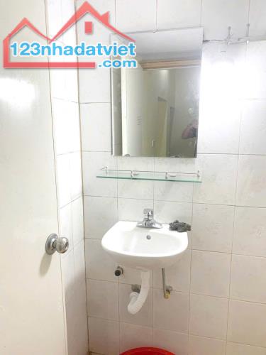 Cho thuê nhà Xuân Đỉnh (ngay Phạm Văn Đồng) 2 tầng, 64m2, 8 Triệu - 4