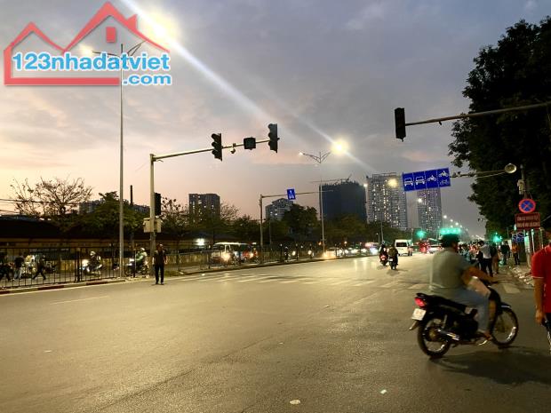NHÀ GIẢI PHÓNG - OTO ĐỖ CỬA - CHỦ THIỆN CHÍ CẦN TIỀN GẤP CHỈ NHỈNH 7 TỶ