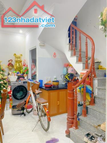 🆘 Bán Nhà VIP Khâm Thiên ,Đống Đa 24M2 T2 MT 5 M, Chỉ 3.8 Tỷ Mặt Ngõ Thẳng Tắp gần sát