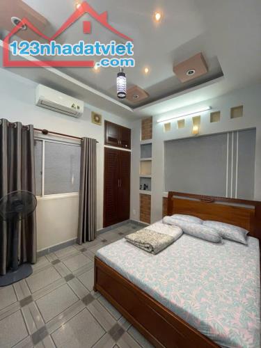 Bán Nhà HXH Nguyễn Gia Trí Bình Thạnh - 92m², 4 Tầng, Giá Cực Tốt 14.9 Tỷ - 1