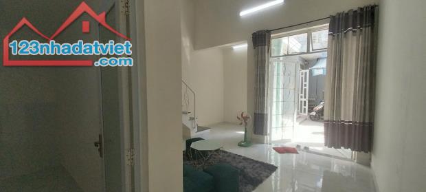 ♪Nhà gần MT Lê Lai, 65m2, gác đúc cứng ngắc, sân rộng trước sau, 2.6 tỷ - 2