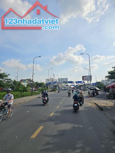 Mặt tiền An Dương Vương 6.2x36 hậu 6.3 220m2 P16 Q8 chỉ 21 tỷ 62