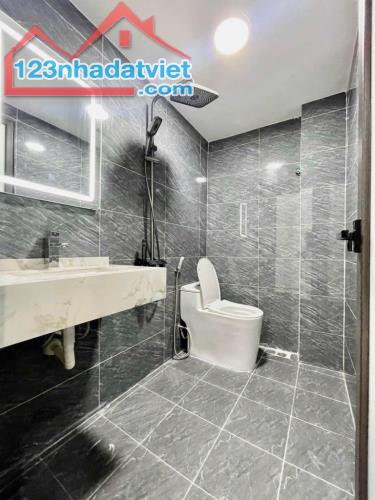 MỸ ĐÌNH.34m² .NHÀ ĐẸP KINH DOANH - VỊ TRÍ HIẾM - NGÕ THÔNG - Ô TÔ NHỎ QUA NHÀ.Chỉ 6.x - 2