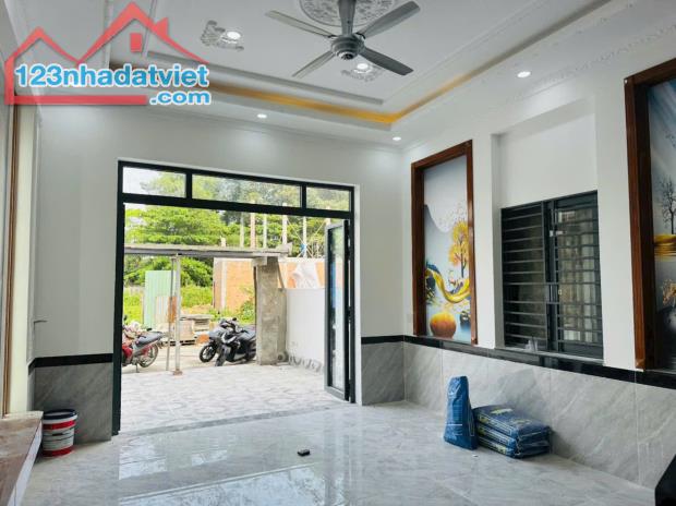 Định cư Mỹ, Anh chủ bán Căn nhà mái thái 5x22 mới xây trong KDC Bửu Long - 2