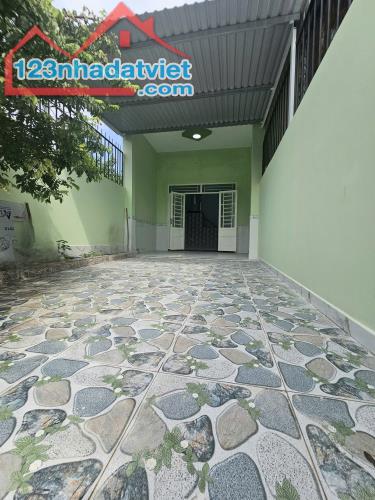 Bán nhà 4,1 x 26 = 105m2 1 trệt, 1 lửng tại xã Đông Thạnh - Huyện Móc Môn - 1