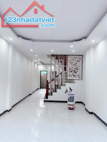 Bán nhà đẹp Đại Thành Quốc Oai, DT 47m2, 3 tầng mới vào ở luôn, ô tô đỗ cửa, nhỉnh 3 tỷ - 1