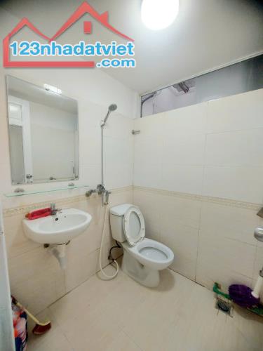 Bán căn hộ 48 m2 phố Hoàng Ngân, 2 ngủ, full đồ ,ô tô đỗ cửa 1 tỷ 650 - 3