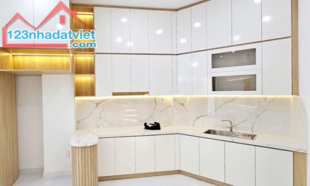 Nhà Trung Tâm P7, 60m2 4 Lầu BTCT, 5 Phòng Ngủ Chỉ Hơn 6 Tỷ, Nguyễn Văn Nghi - 4