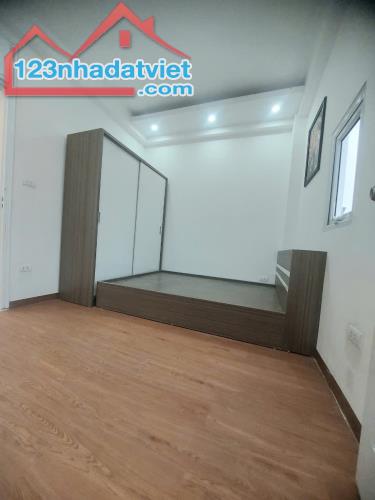 Bán căn hộ 50m2 phố Hoàng Ngân, 2 ngủ, full đồ , 1 tỷ 650 - 2