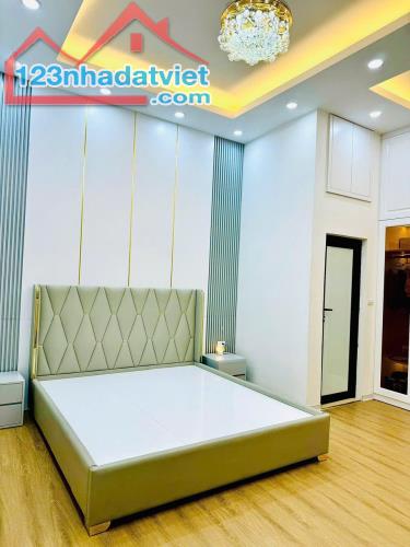 NGUYÊN CĂN NGUYỄN ĐÌNH THI, 50M², 5 TẦNG, 16.5 TRIỆU/THÁNG – SÁT HỒ TÂY