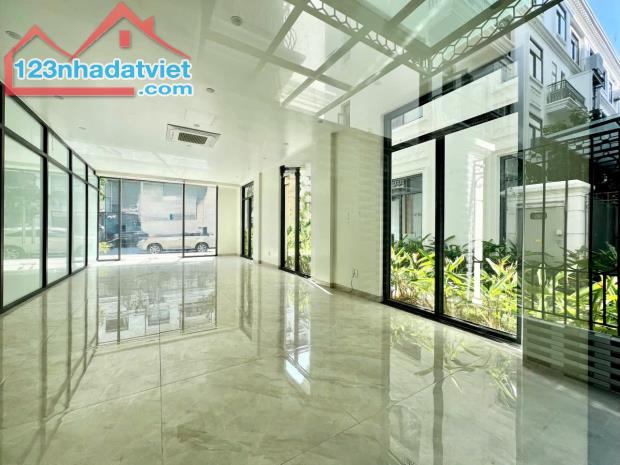 Sàn tầng 1 80m2 cho thuê tại Vinhomes Marina