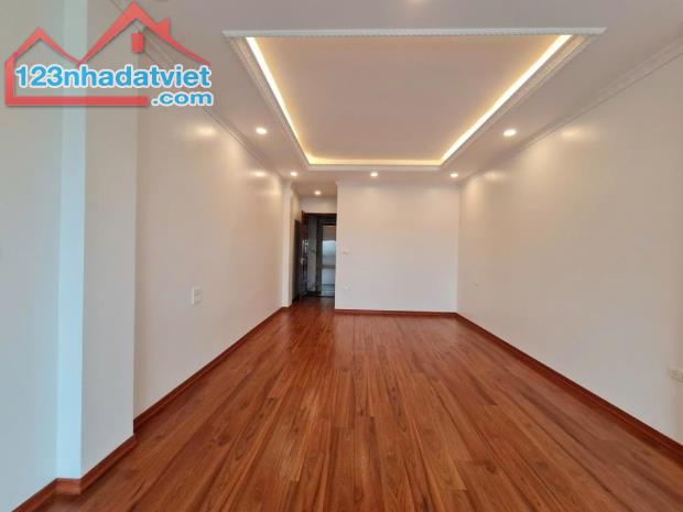 Bán nhà mặt phố Lĩnh Nam 56m²,6T, giá 19,5 tỷ-KD-Lô góc-T.Máy - 2