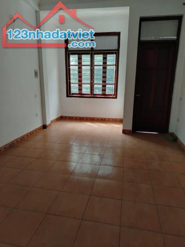 Cho thuê nhà Tây Trà (nga Gamuda) Hoàng Mai 4 tầng, 40m2, 2 ngủ thông sàn 7.5 Triệu (có