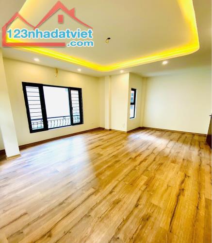 Bán nhà phố Tôn Đức Thắng quận Đống  Đa, 40m2, thang máy, 5 tầng, lô góc, giá 8.2 tỷ - 3